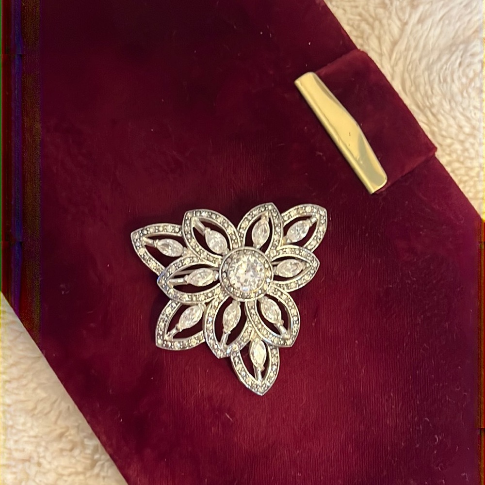 Beautiful Vintage Brooch